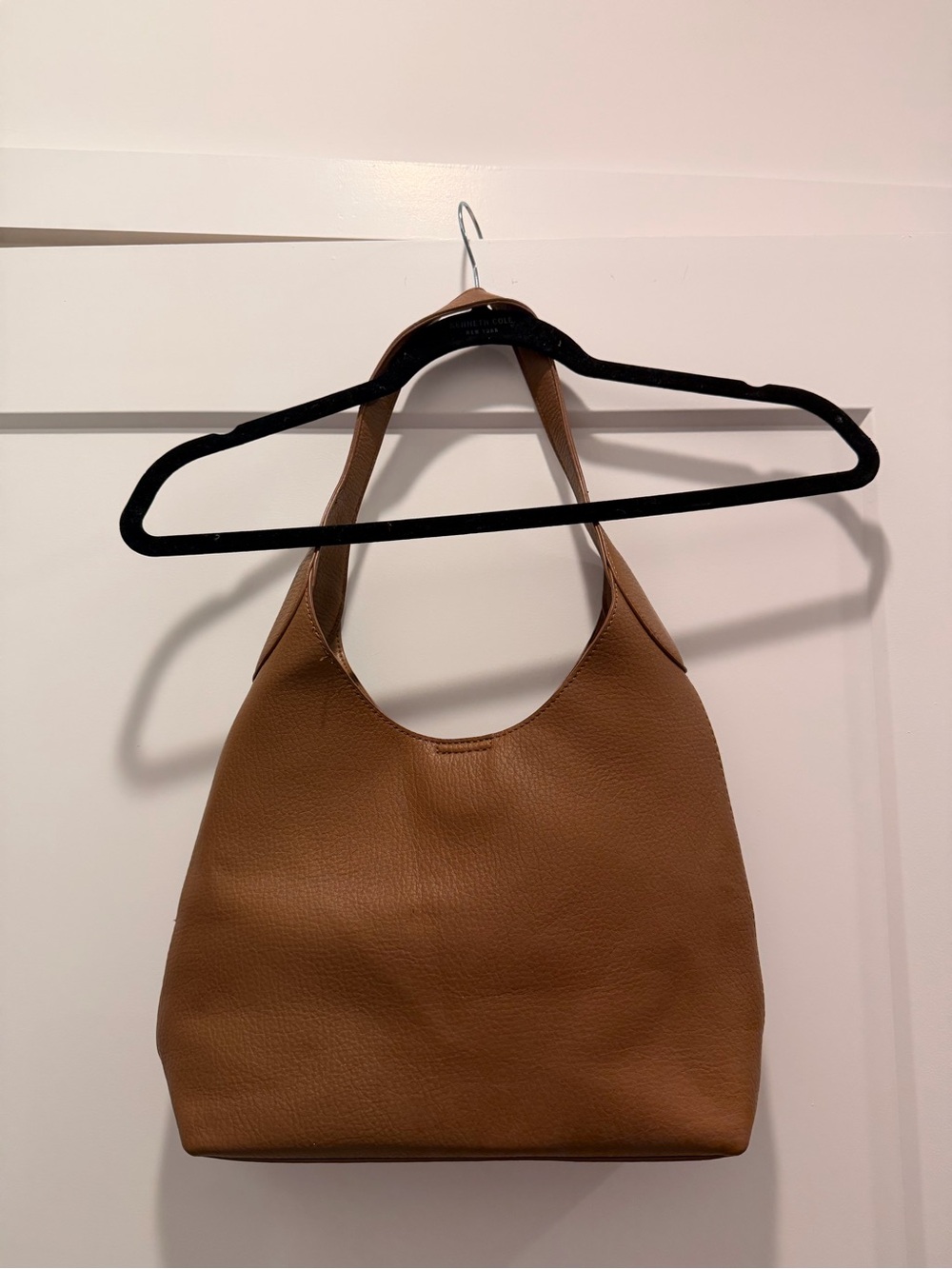 Classic Tan Leather Shoulder Bag - Unbranded